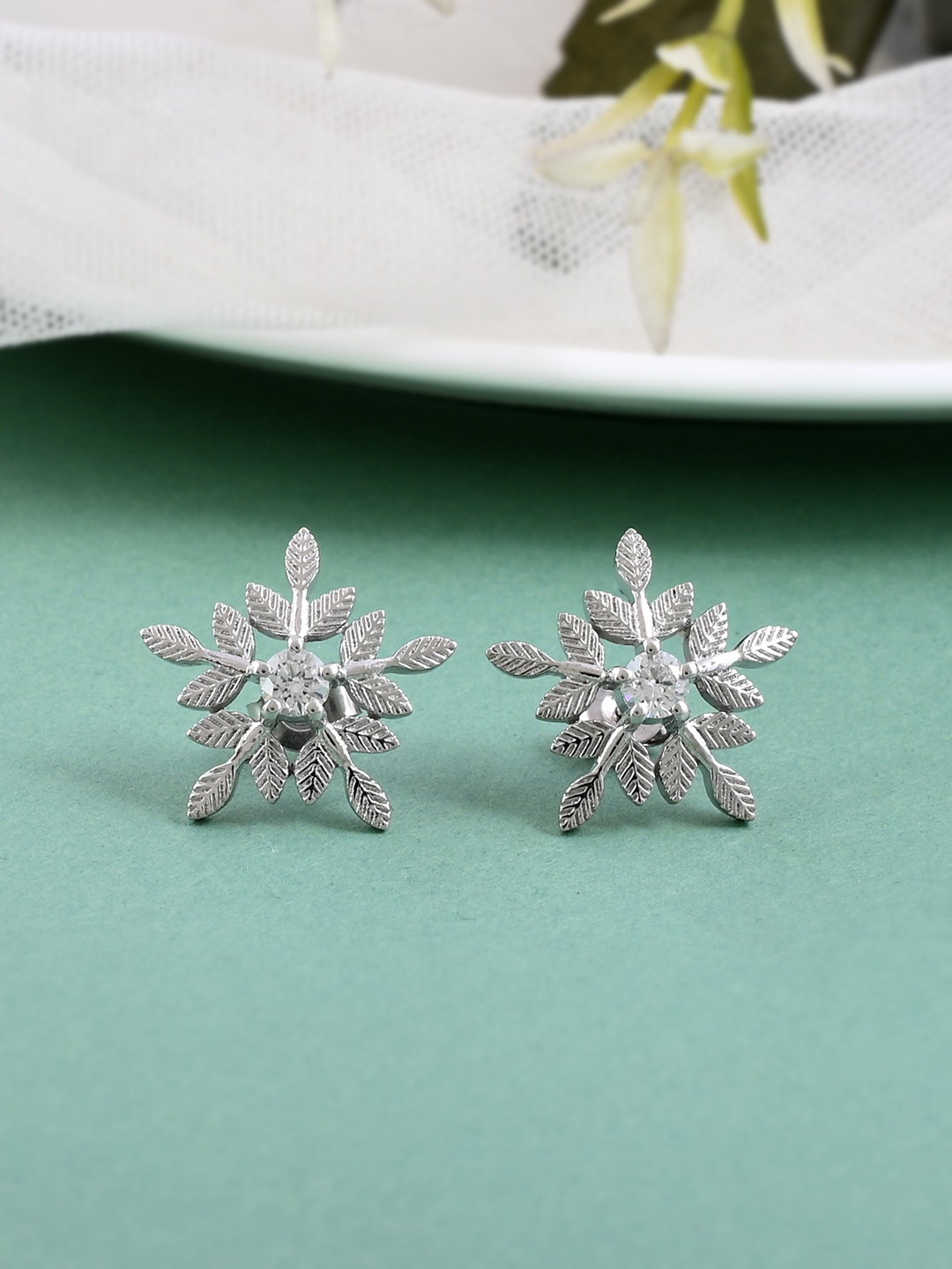 

Studio Voylla Women 925 Sterling Silver Contemporary Studs Earrings