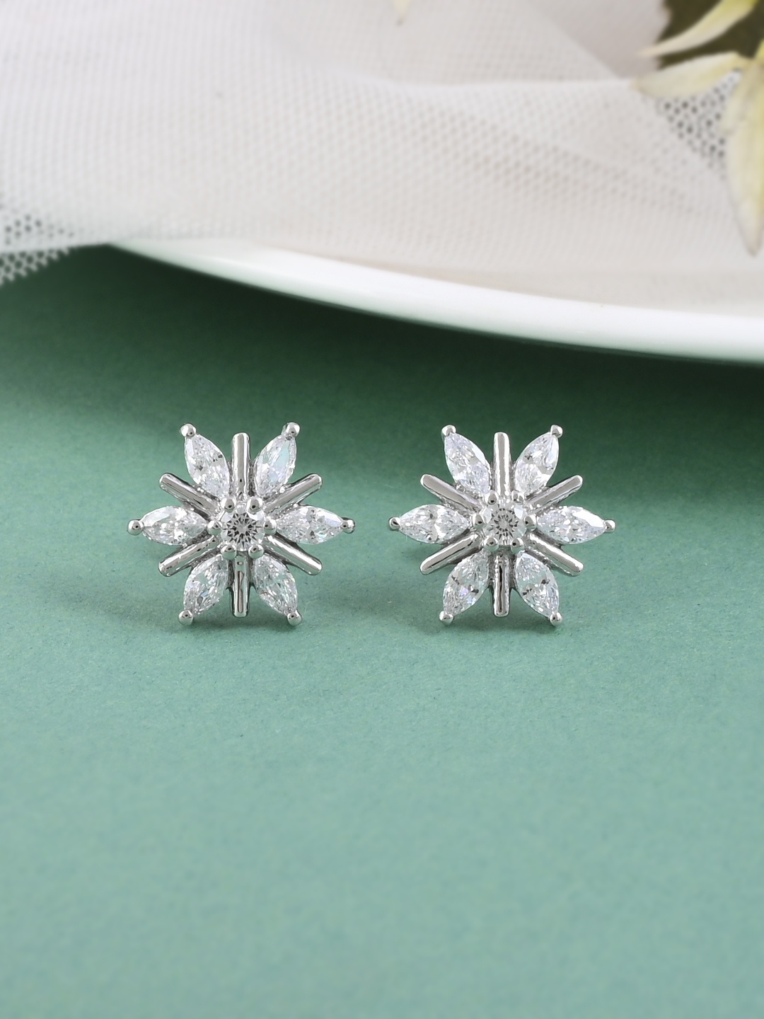 

Studio Voylla 925 Sterling Silver Contemporary Studs Earrings