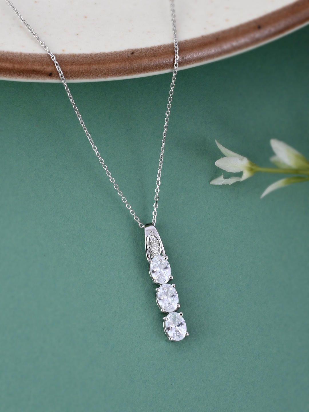 

Studio Voylla 925 Sterling Silver American Diamond CZ White Stone Fabricated Linear Pendant