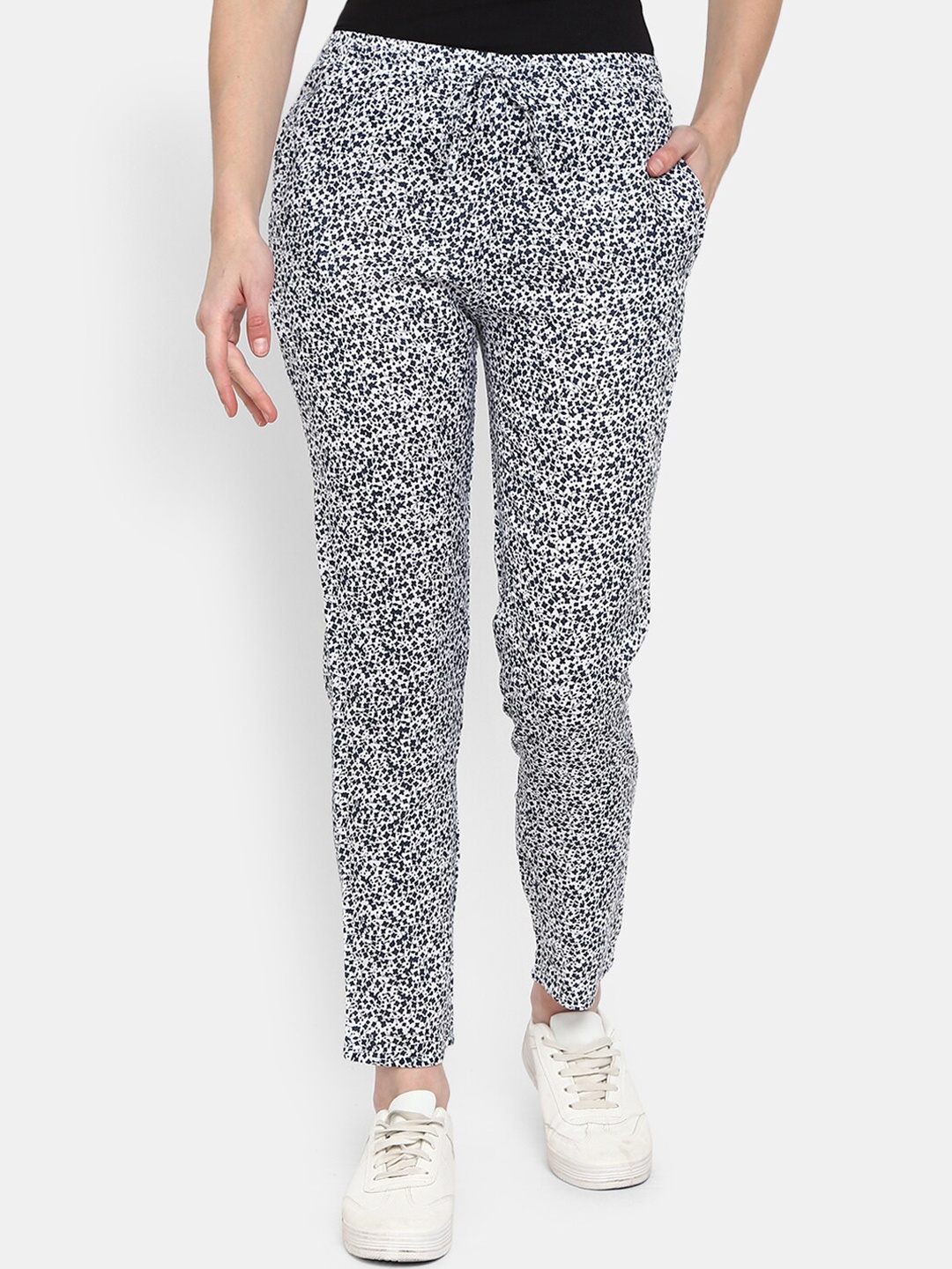 

V-Mart Women White & Navy Blue Floral Printed Lounge Pants