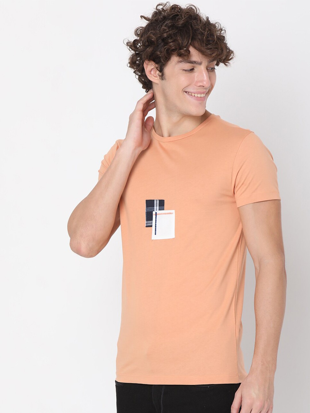 

Rex Straut Jeans Men Peach-Coloured Slim Fit T-shirt