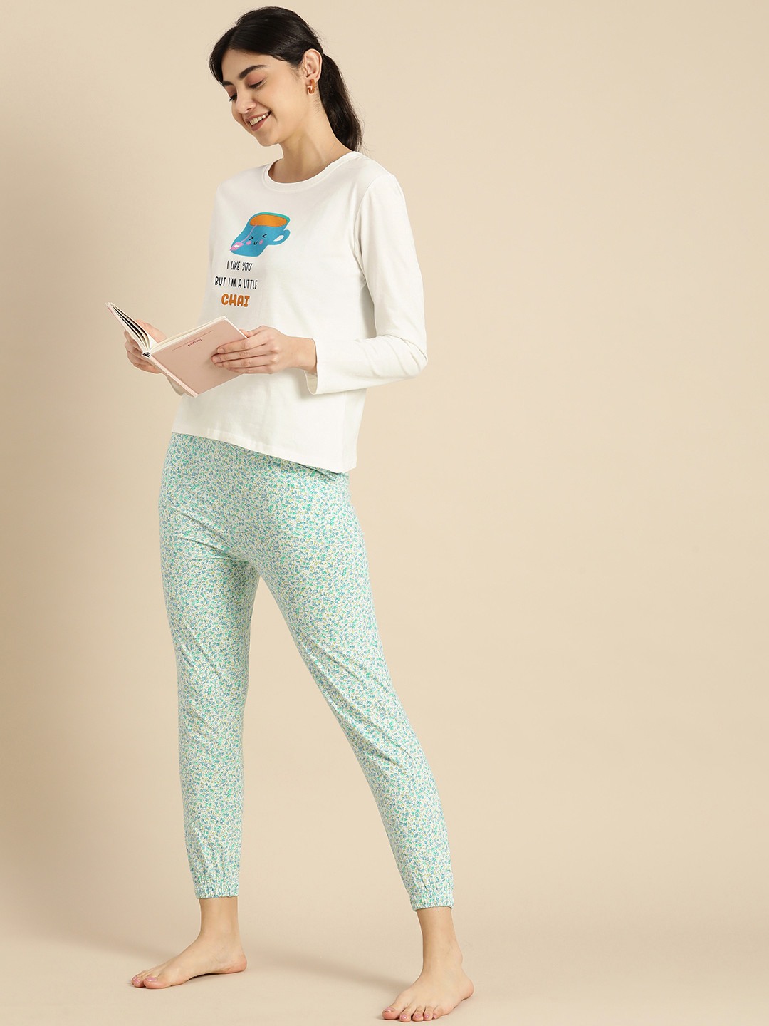

Dreamz by Pantaloons Women Off White & Blue Printed Night suit