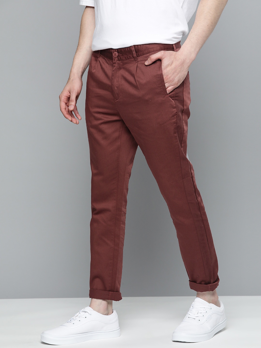 

Mast & Harbour Men Pure Cotton Trousers, Maroon