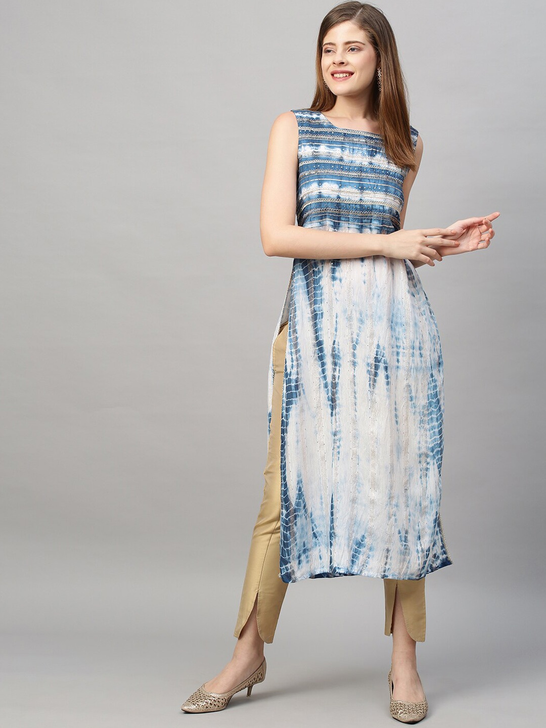 

FASHOR Women Blue & White Dyed Chanderi Silk Kurta