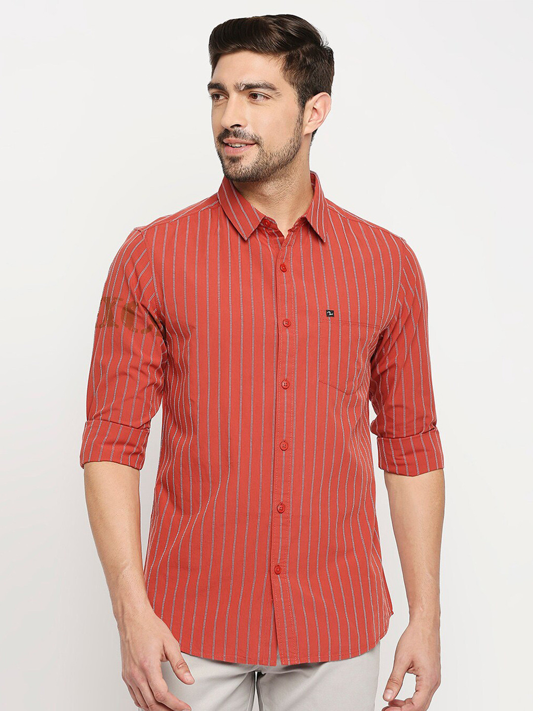 

SPYKAR Men Red Slim Fit Checked Casual Shirt