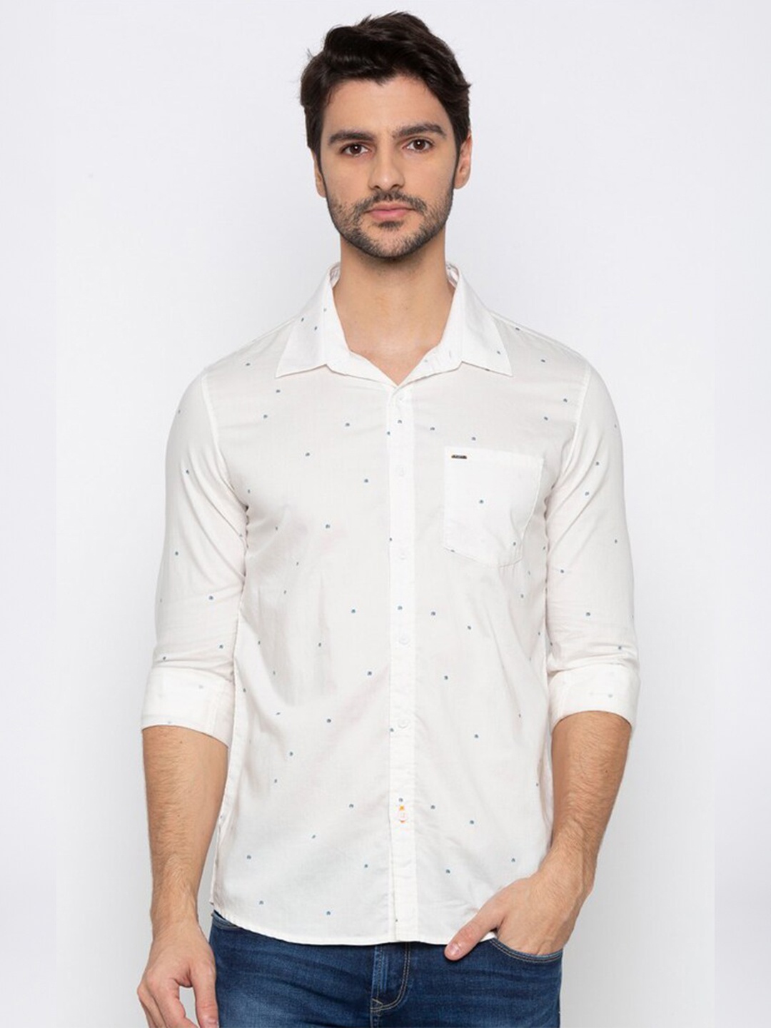 

SPYKAR Men White Slim Fit Printed Casual Shirt