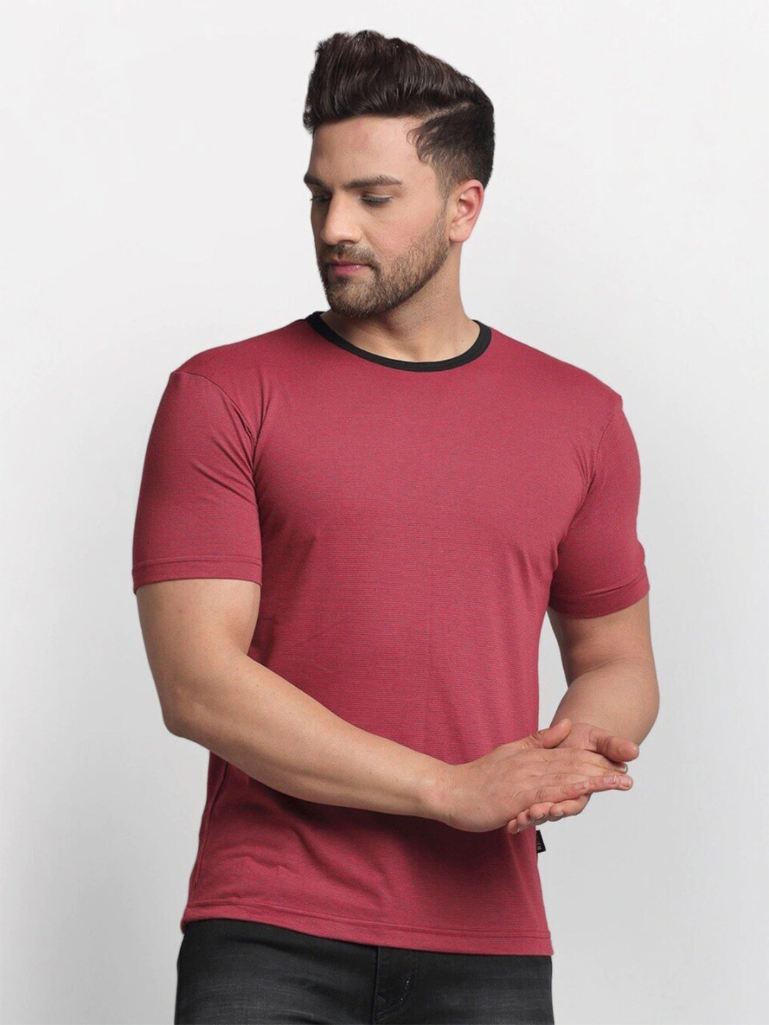 

Rigo Men Red Solid Slim Fit T-shirt