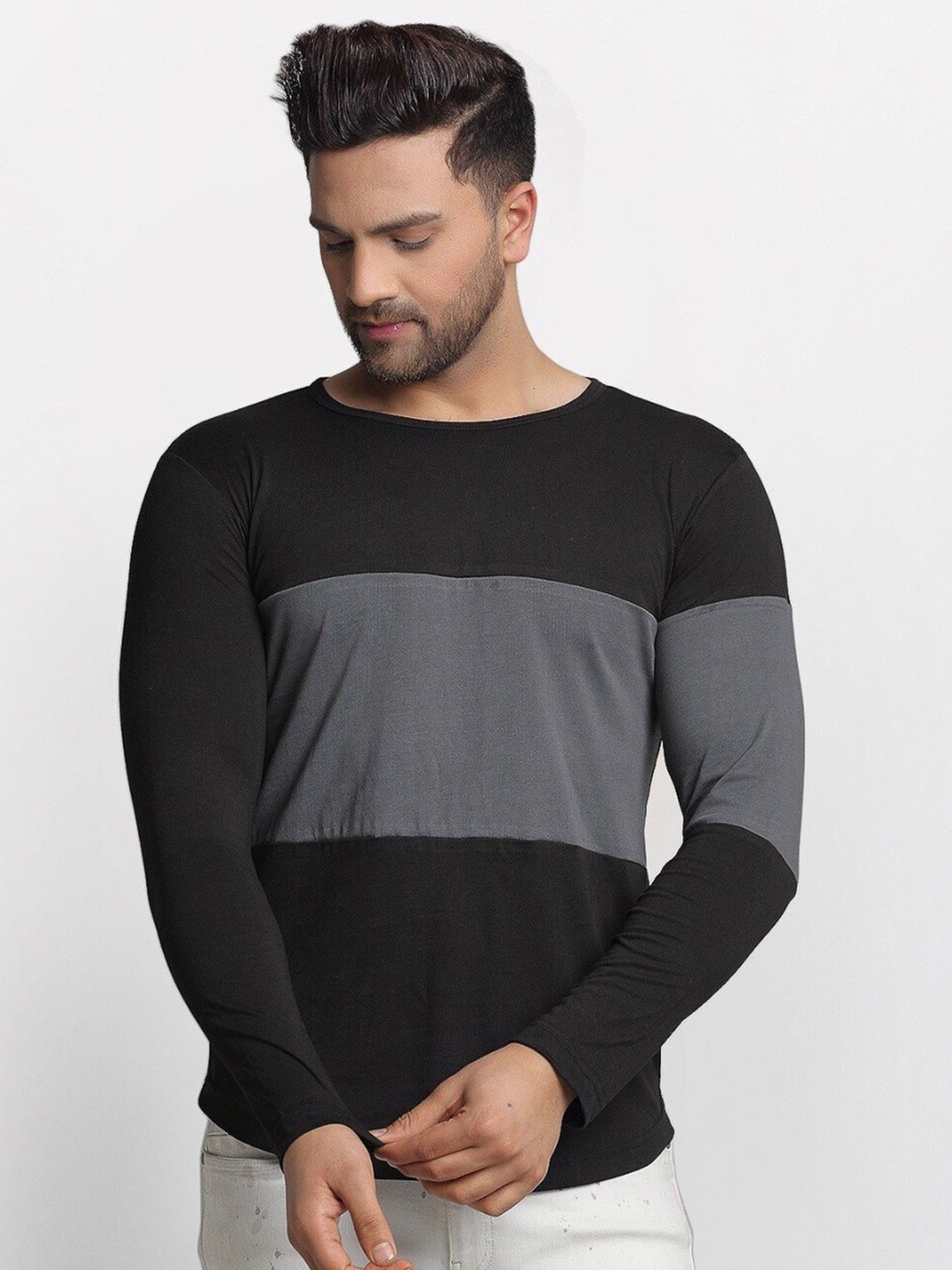 

Rigo Men Black & Grey Colourblocked Slim Fit T-shirt