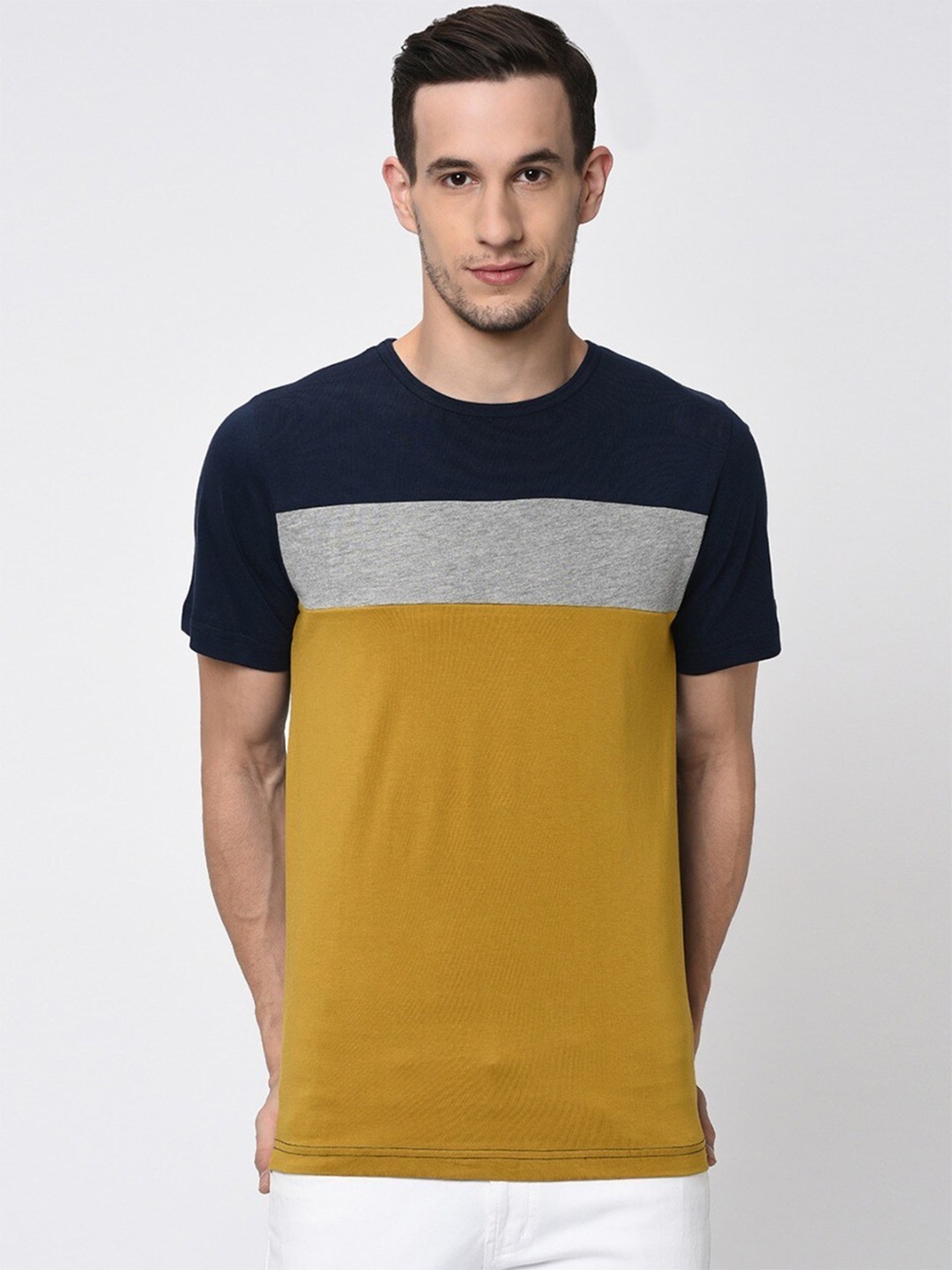 

Rigo Men Yellow & Black Colourblocked Slim Fit T-shirt