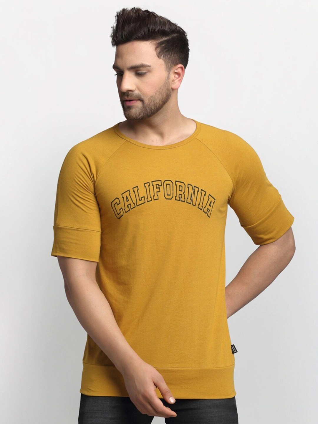 

Rigo Men Mustard Yellow Typography Printed Slim Fit T-shirt