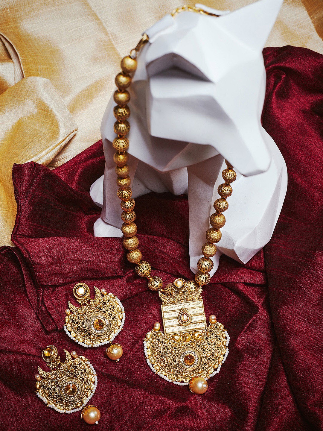 

PANASH Gold-Plated Gold Kundan & Pearl Studded Jewellery Set