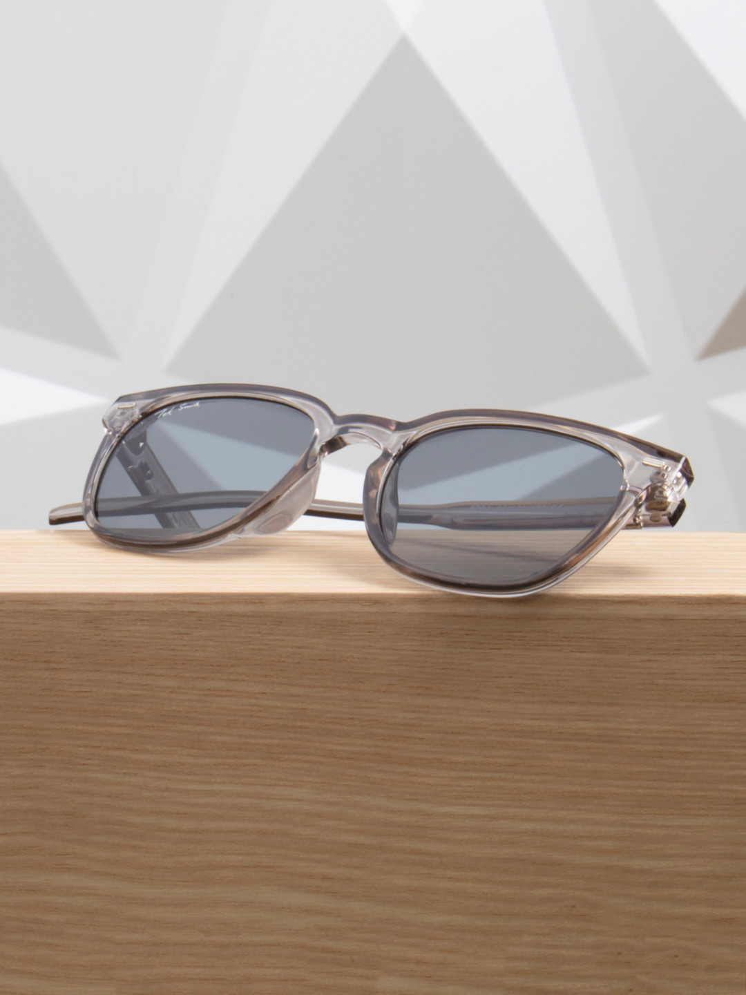 

Ted Smith Unisex Grey Lens & White Wayfarer Sunglasses with UV Protected Lens