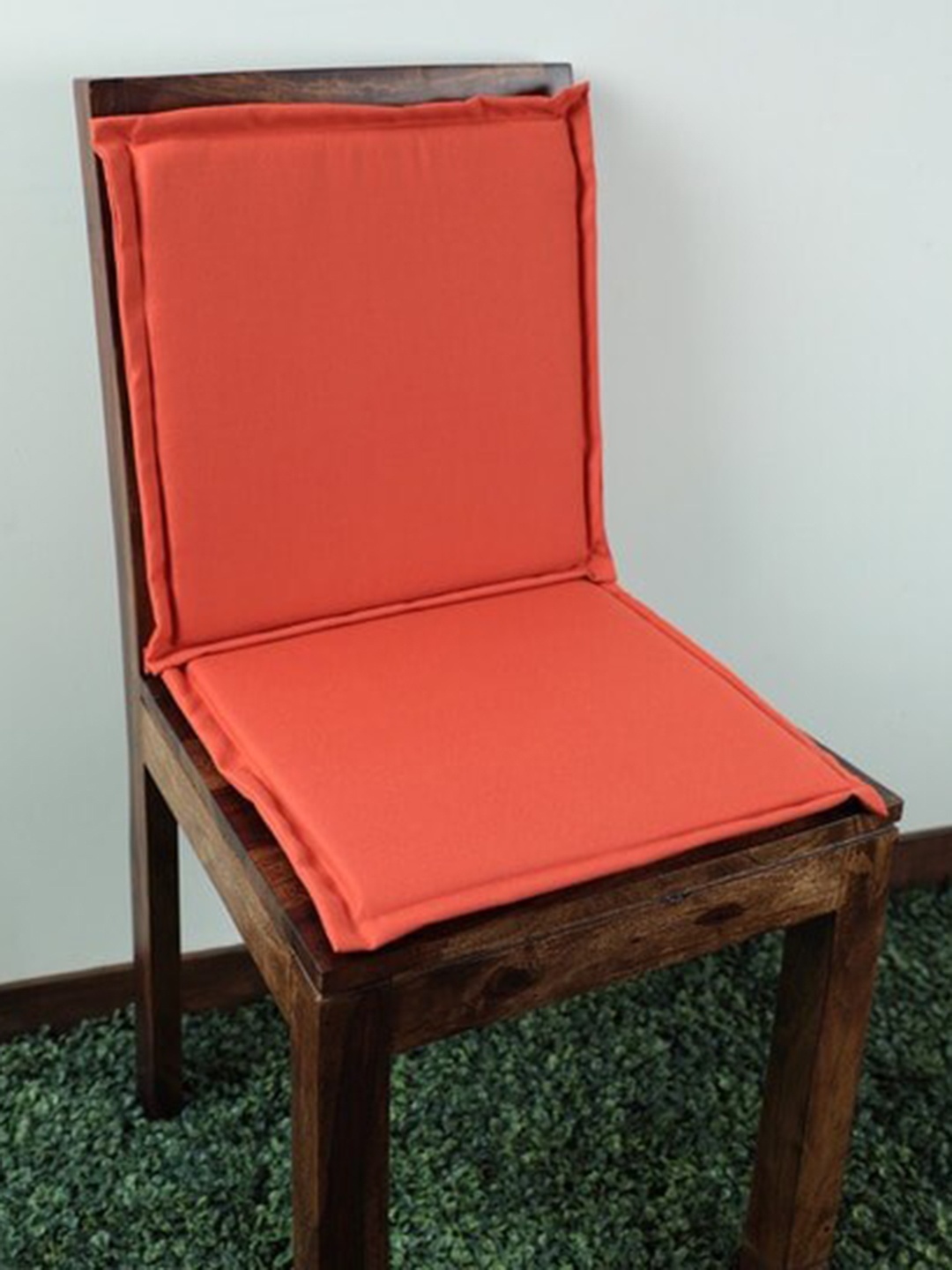 

Lushomes Set Of 4 Red Solid Water Resistant Chair Pads