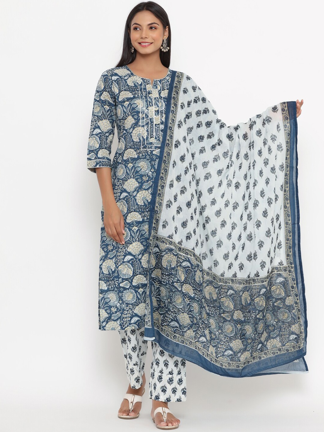 

Do Dhaage Women Blue Printed Pure Cotton Kurti with Trousers & With Dupatta