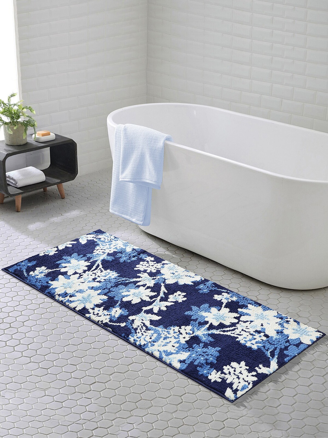 

OBSESSIONS Blue & White Floral Anti-Skid 1800GSM Bath Rug