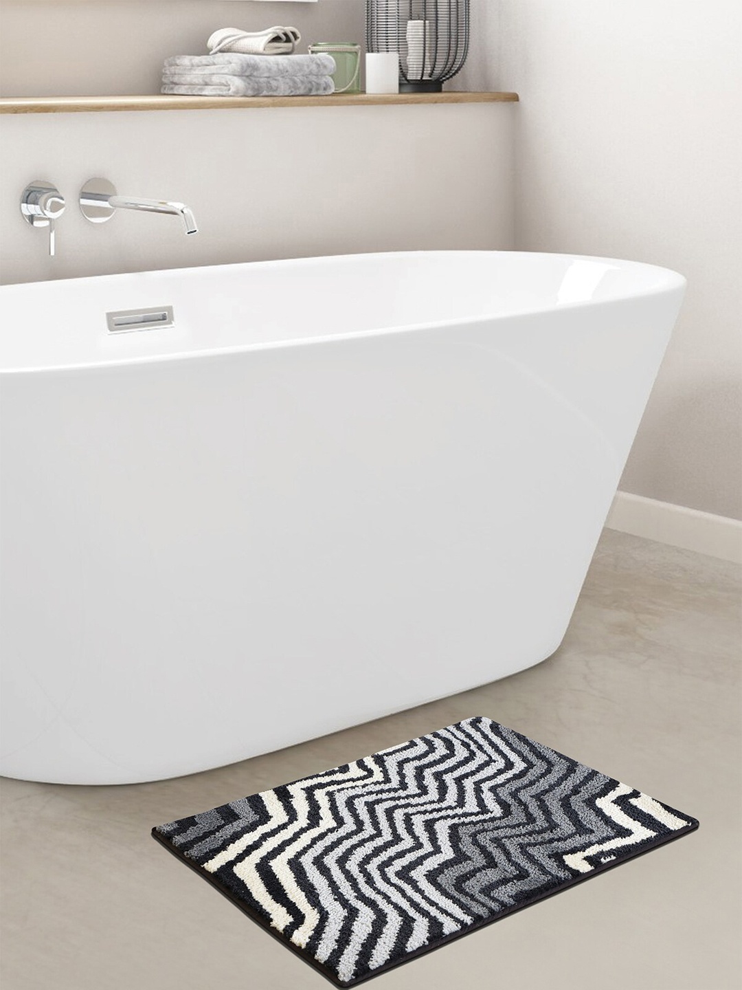 

OBSESSIONS Grey & White Geometric Anti-Skid 1800GSM Bath Rug