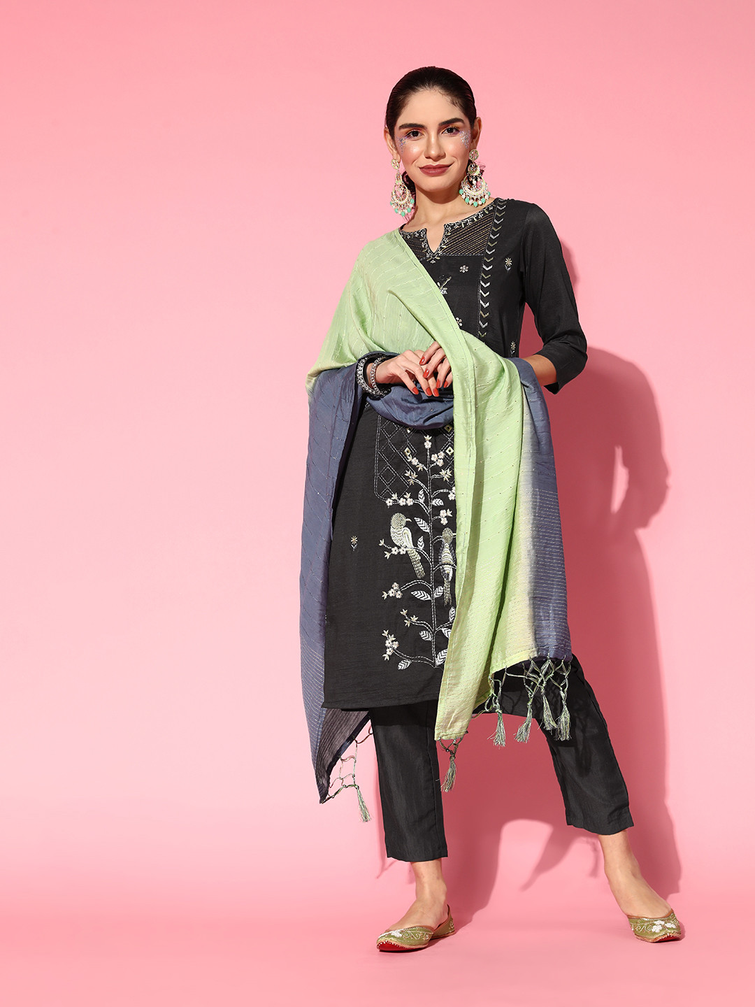 

Tikhi Imli Women Grey Poly Crepe Ethereal Embroidery Kurta Set