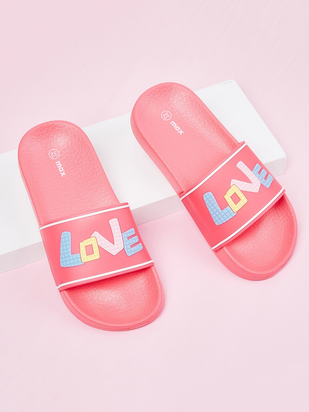 

max Girls Peach-Coloured Printed Sliders