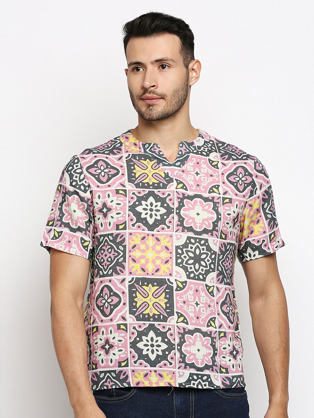 

MOD ECRU Men Purple Printed Linen Blend Raw Edge Slim Fit T-shirt