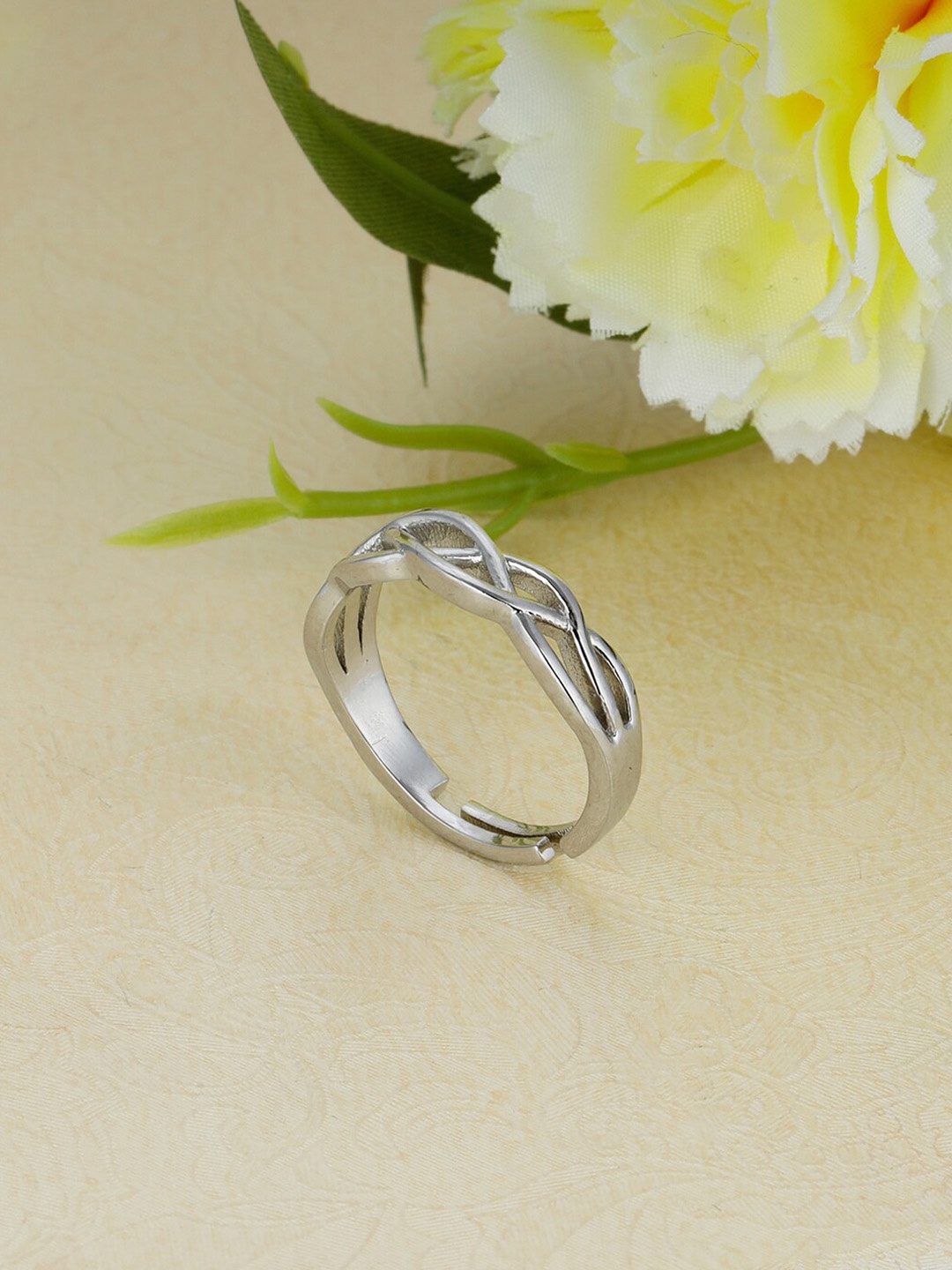 

GIVA 925 Sterling Silver Rhodium Plated Celtic Knot Ring