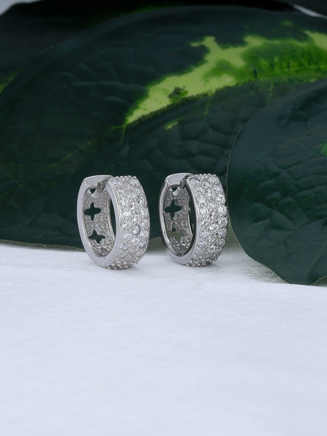 

GIVA 925 Sterling Silver Rhodium Plated Glittering Huggies Earrings