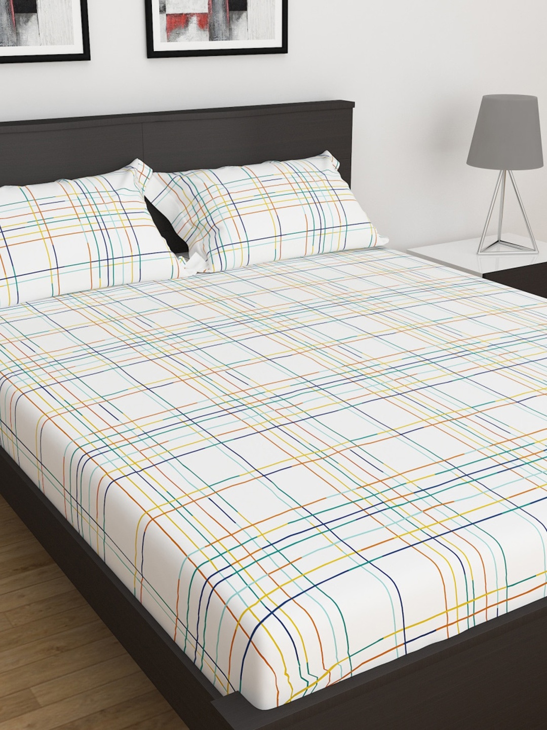 

Home Centre White & Orange Geometric 140 TC King Bedsheet with 2 Pillow Covers