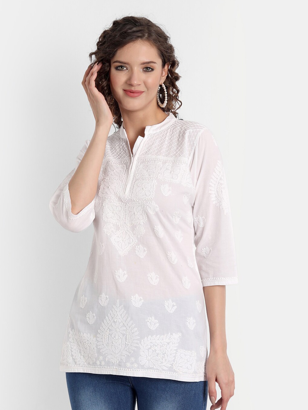 

Indiankala4u White Mandarin Collar Embroidered Monochrome Tunic
