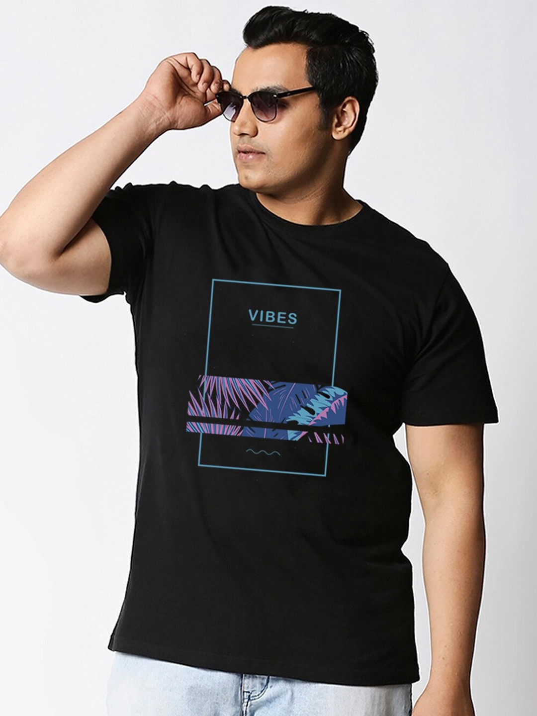 

Bewakoof Men Black Printed Tropical Pure Cotton T-shirt
