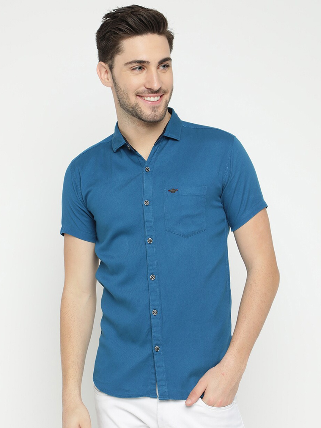 

V2 Value & Variety Men Blue Slim Fit Solid Casual Shirt