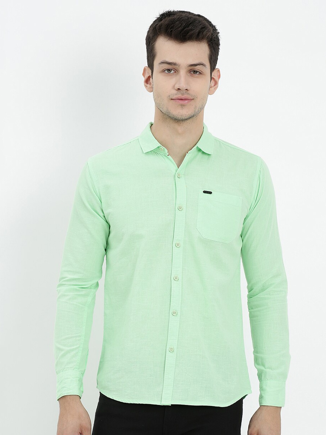 

V2 Value & Variety Men Green Slim Fit Solid Casual Shirt