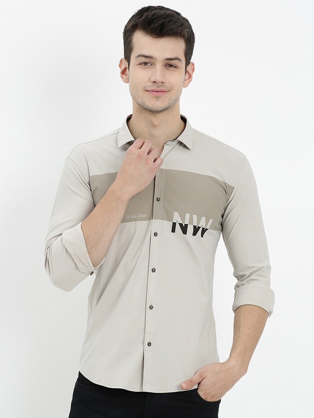 

V2 Value & Variety Men Grey Slim Fit Colourblocked Casual Shirt