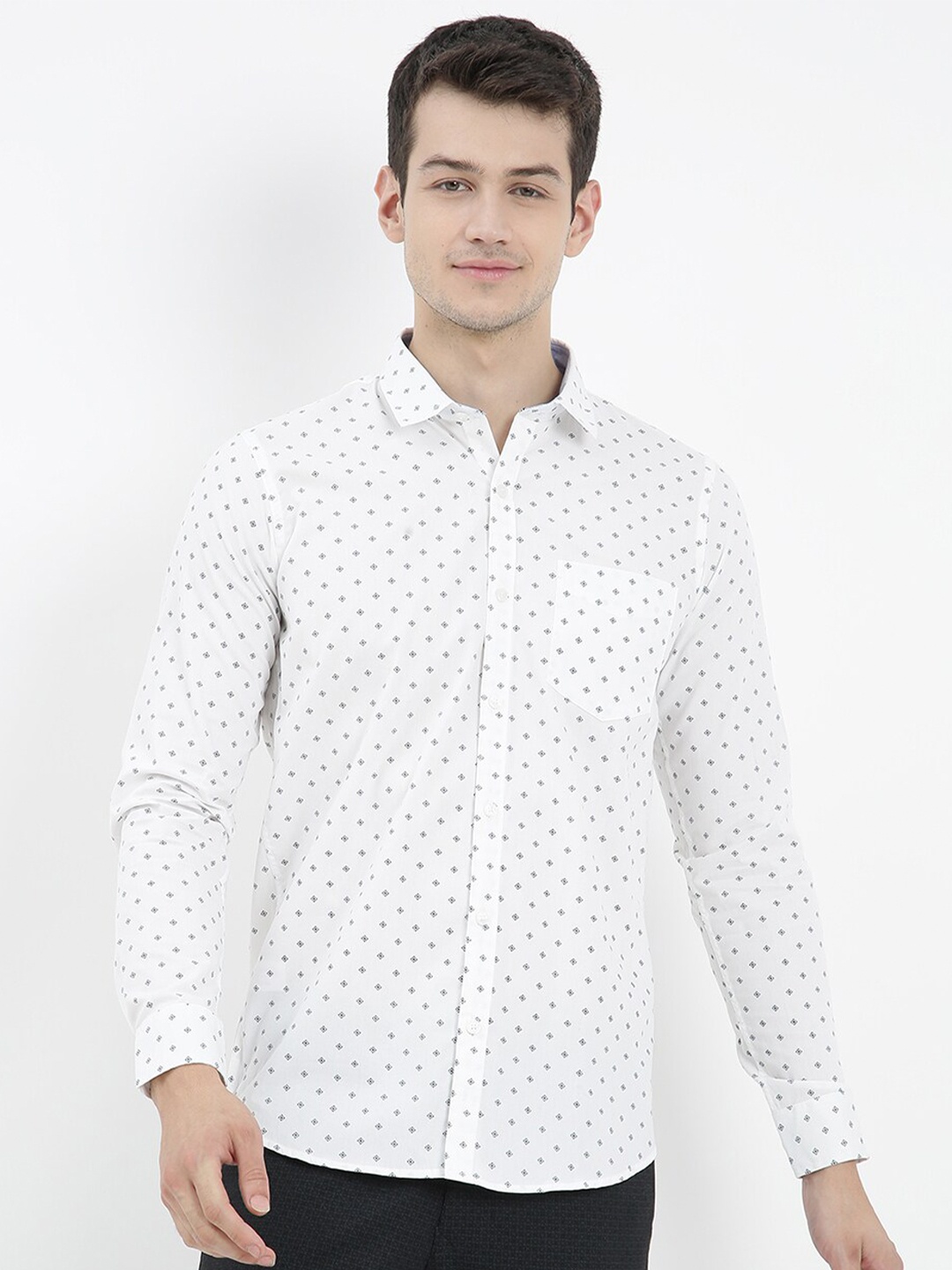 

V2 Value & Variety Men White Micro Ditsy Printed Casual Shirt