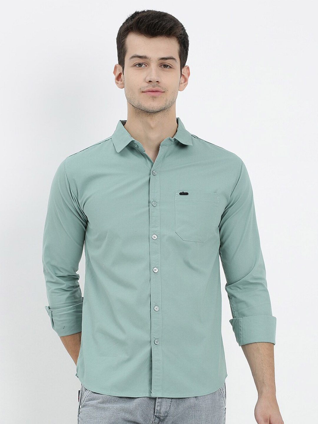 

V2 Value & Variety Men Green Slim Fit Solid Casual Shirt