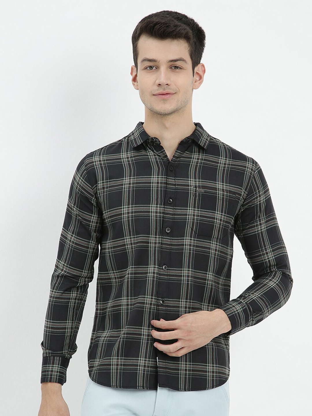 

V2 Value & Variety Men Black Slim Fit Tartan Checked Casual Shirt