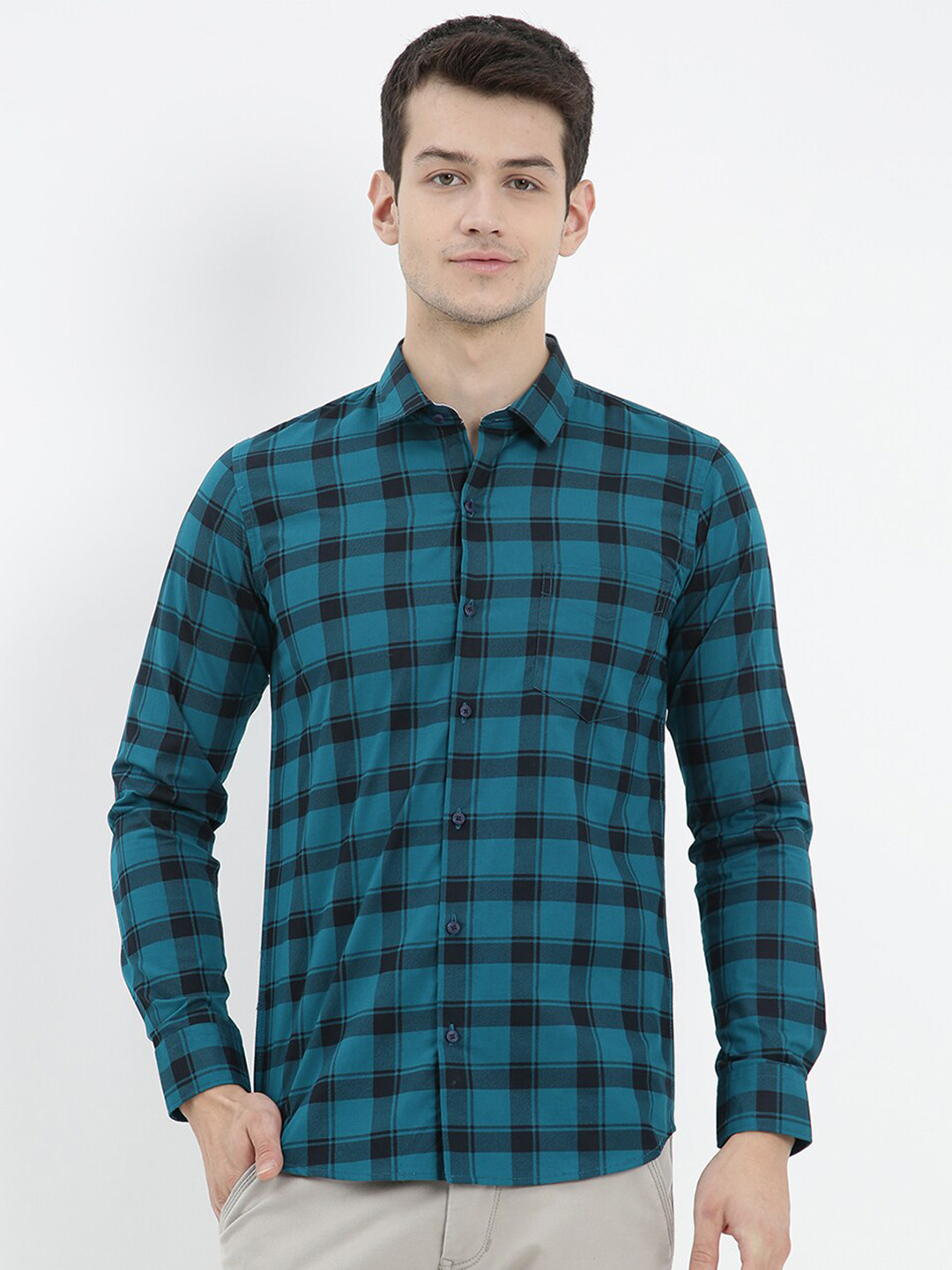

V2 Value & Variety Men Blue Regular Fit Checked Casual Shirt