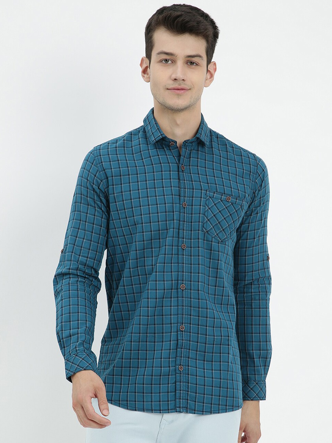 

V2 Value & Variety Men Blue Regular Fit Checked Casual Shirt
