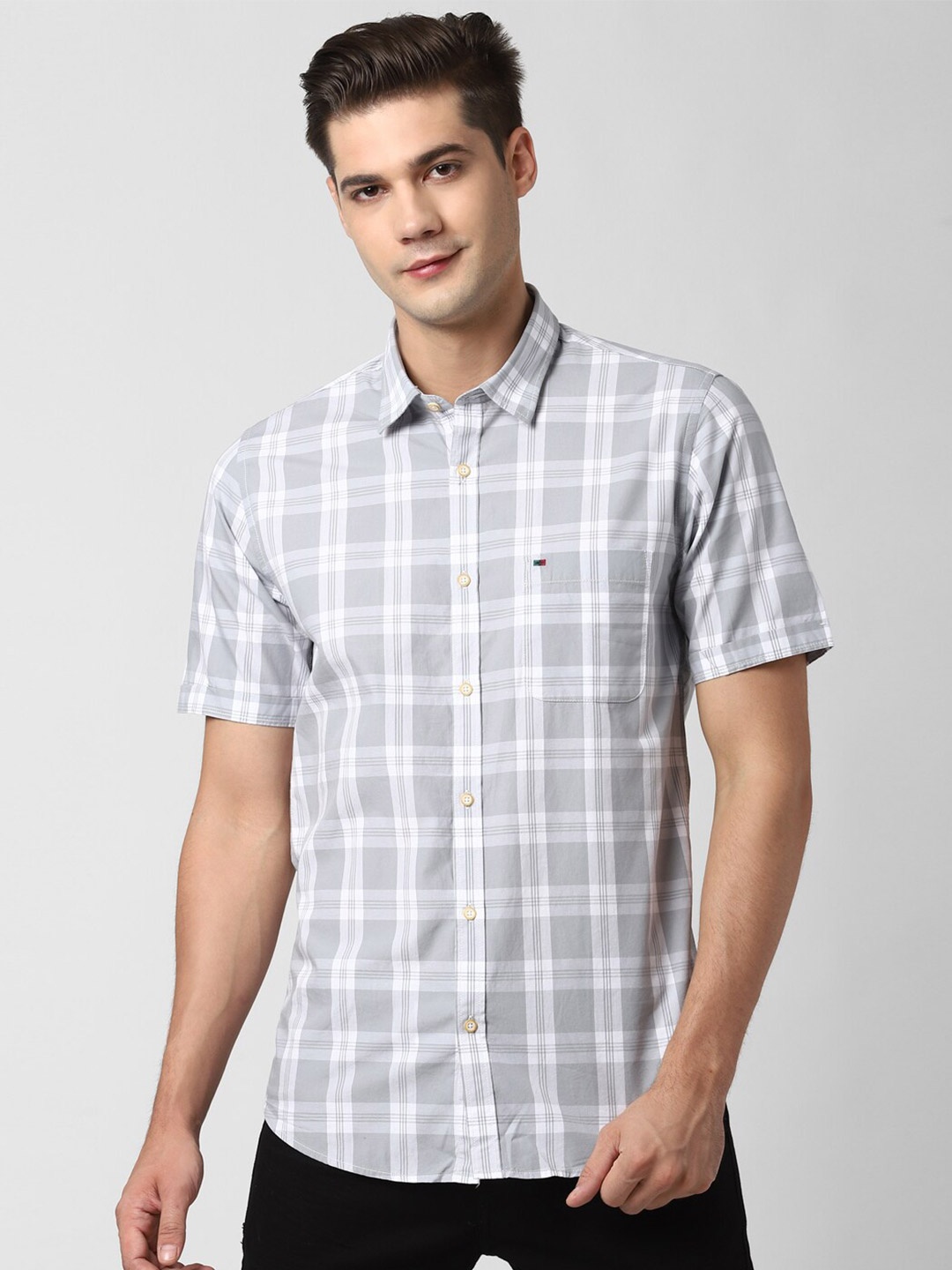 

Peter England Casuals Men Grey Slim Fit Checked Casual Shirt