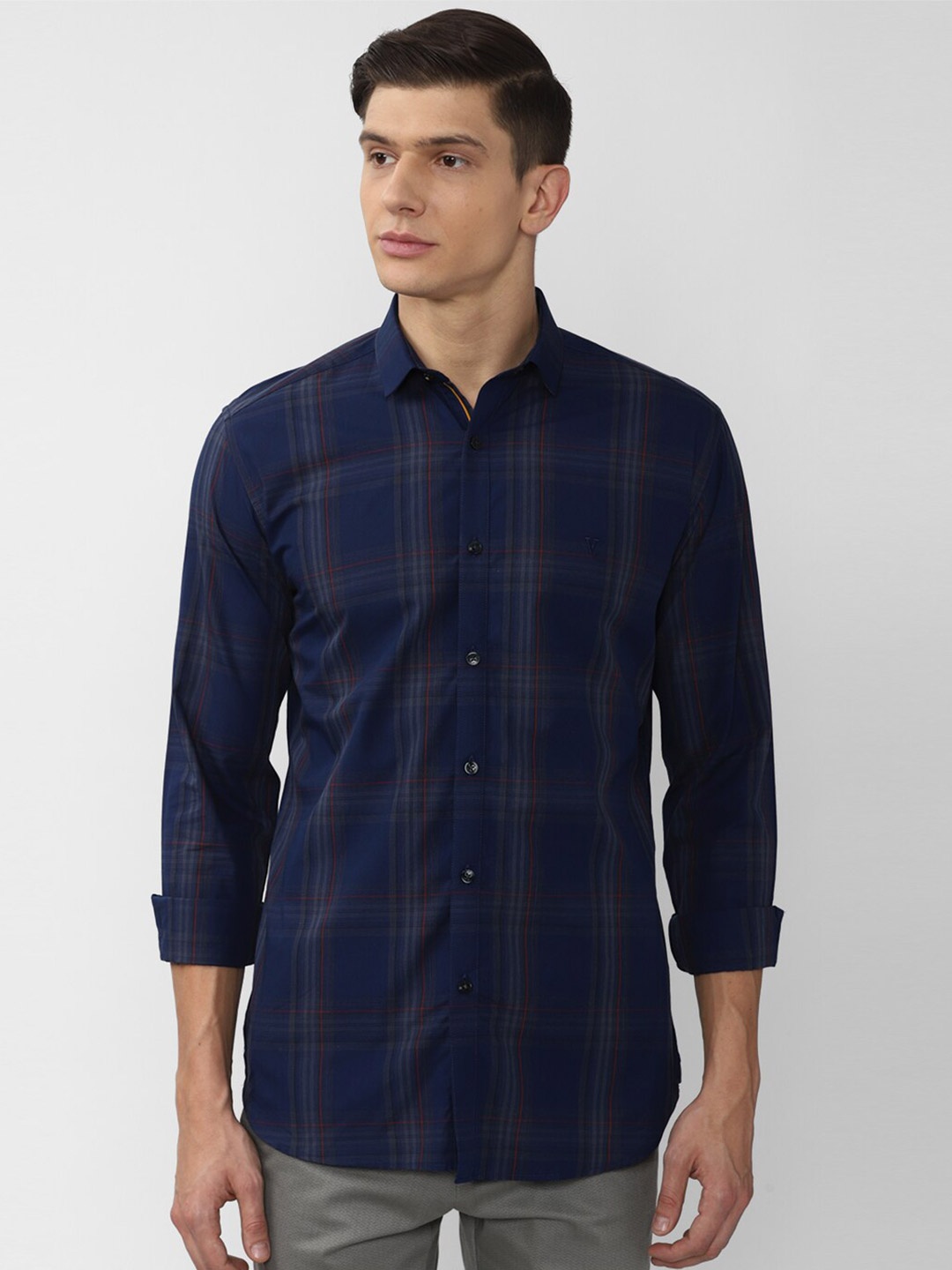 

V Dot Men Navy Blue Slim Fit Checked Casual Shirt