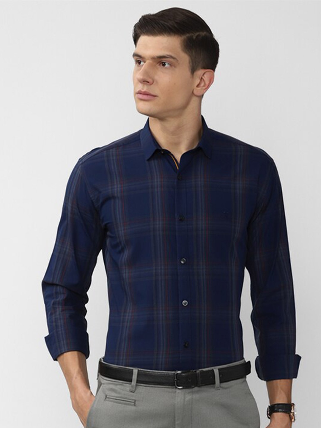 

V Dot Men Navy Blue Slim Fit Checked Casual Shirt