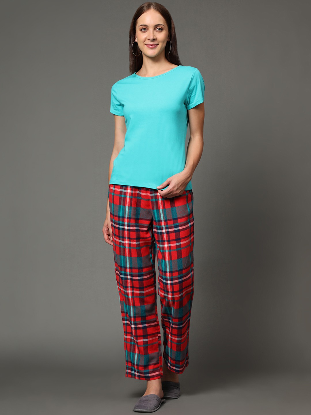 

BStories Women Green & Red Printed Night suit