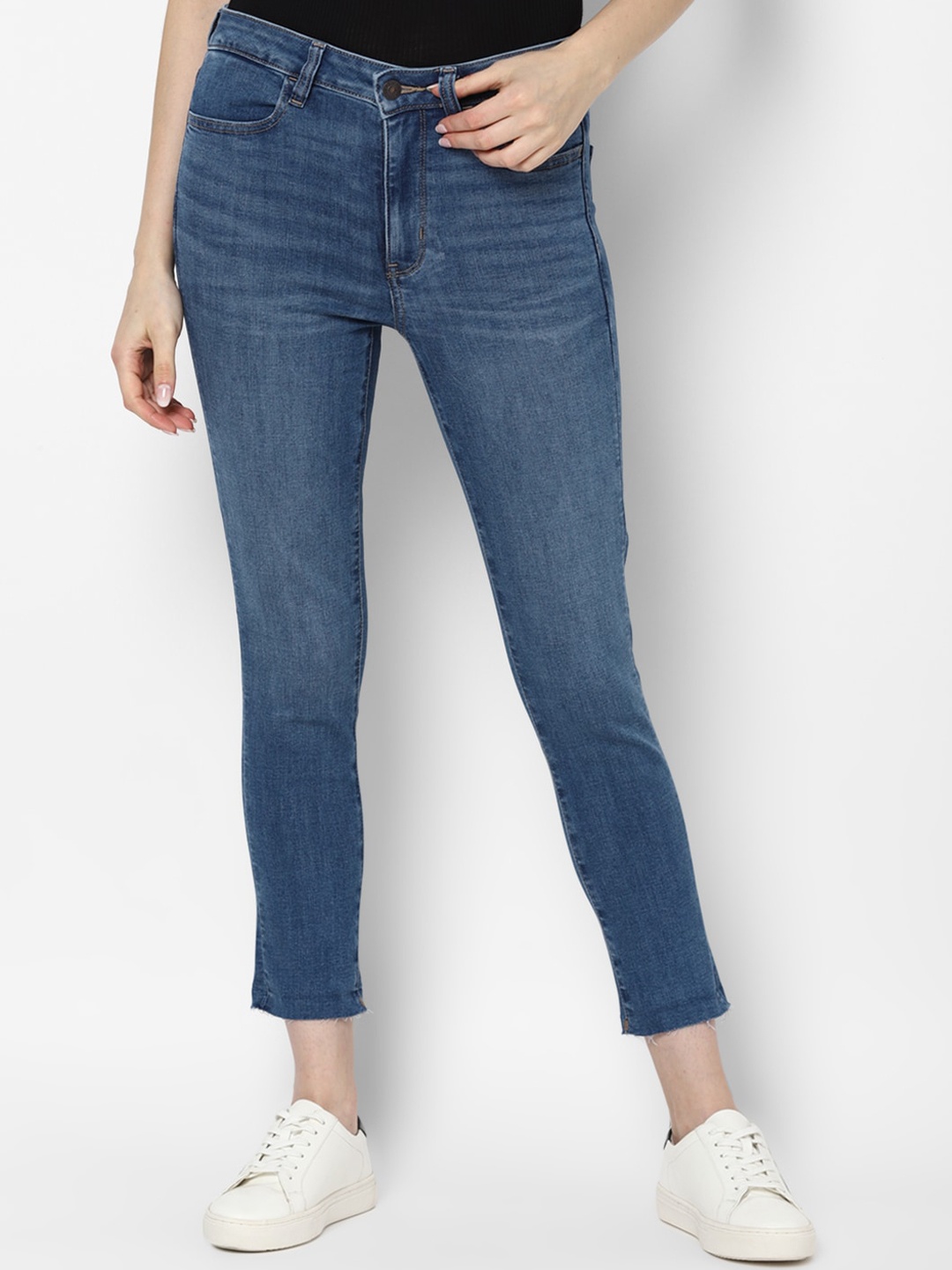 

AMERICAN EAGLE OUTFITTERS Women Blue Slim Fit Light Fade Jeans