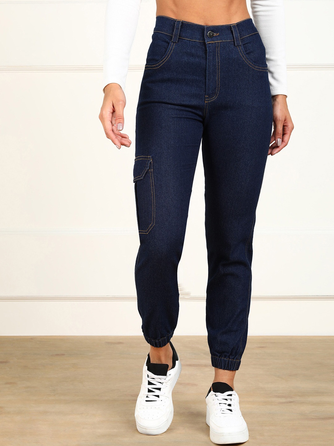 

MONTREZ Women Blue Jogger High-Rise Low Distress Jeans