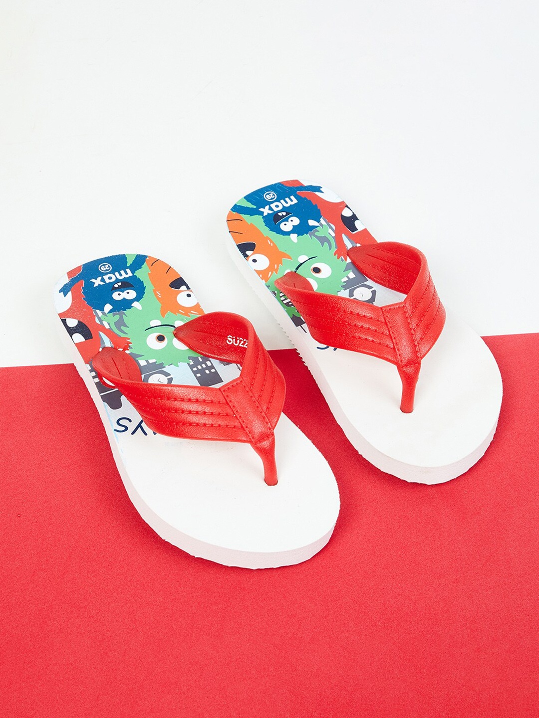 

max Boys White & Red Printed Thong Flip-Flops