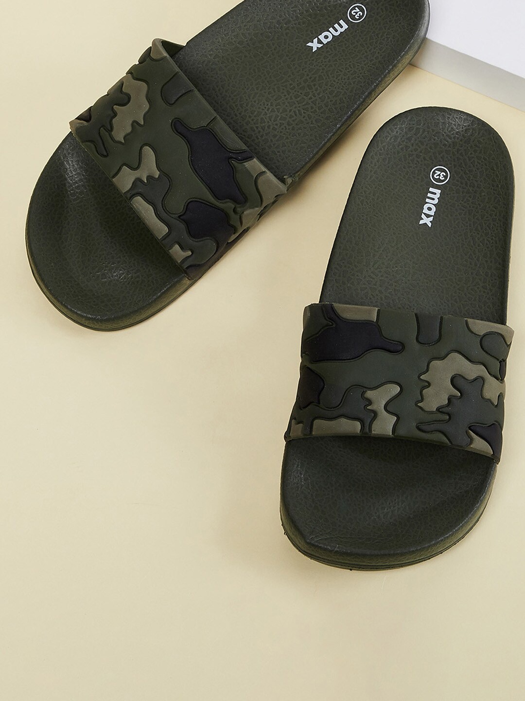

max Boys Olive Green Printed Sliders