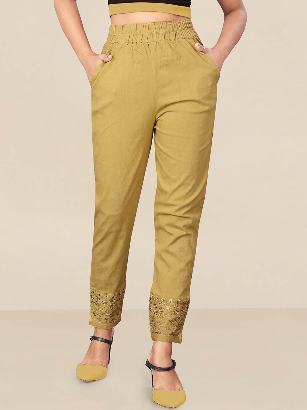 

UNITED LIBERTY Women Gold-Toned Relaxed Easy Wash Regular Fit Trousers