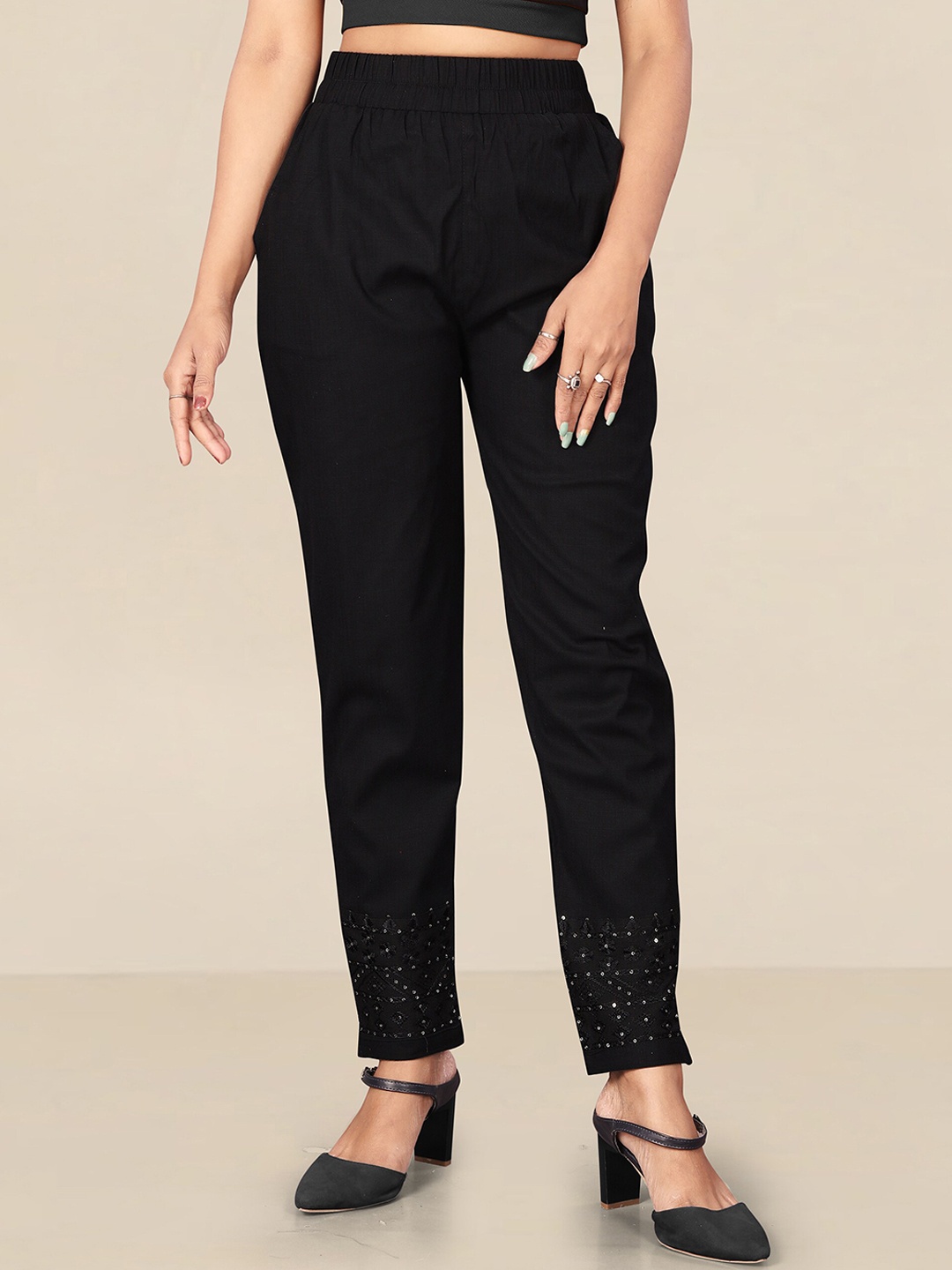 

UNITED LIBERTY Women Black Relaxed Easy Wash Regular Fit Trousers