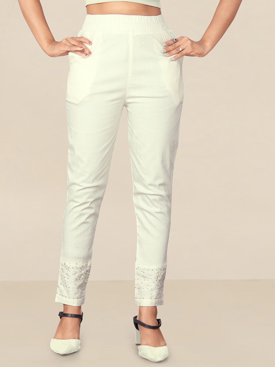 

UNITED LIBERTY Women Cream-Coloured Relaxed Easy Wash Regular Fit Trousers