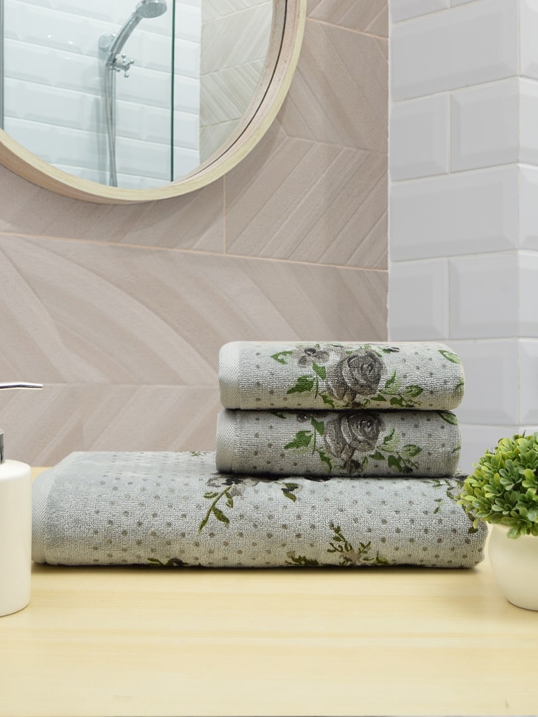 

RANGOLI 3 pcs Printed Towel set, Grey