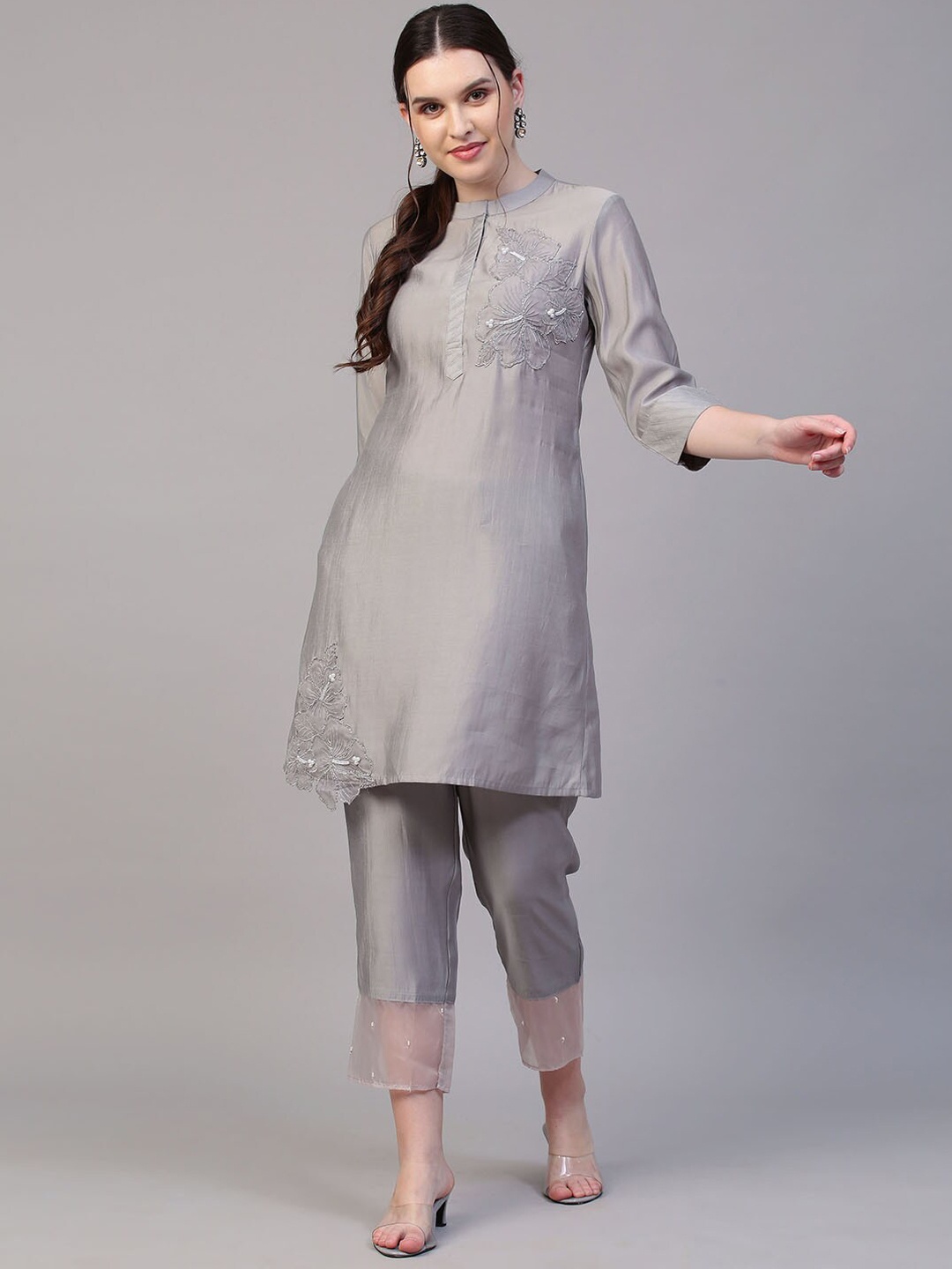 

FASHOR Women Grey Embroidered Co-Ords