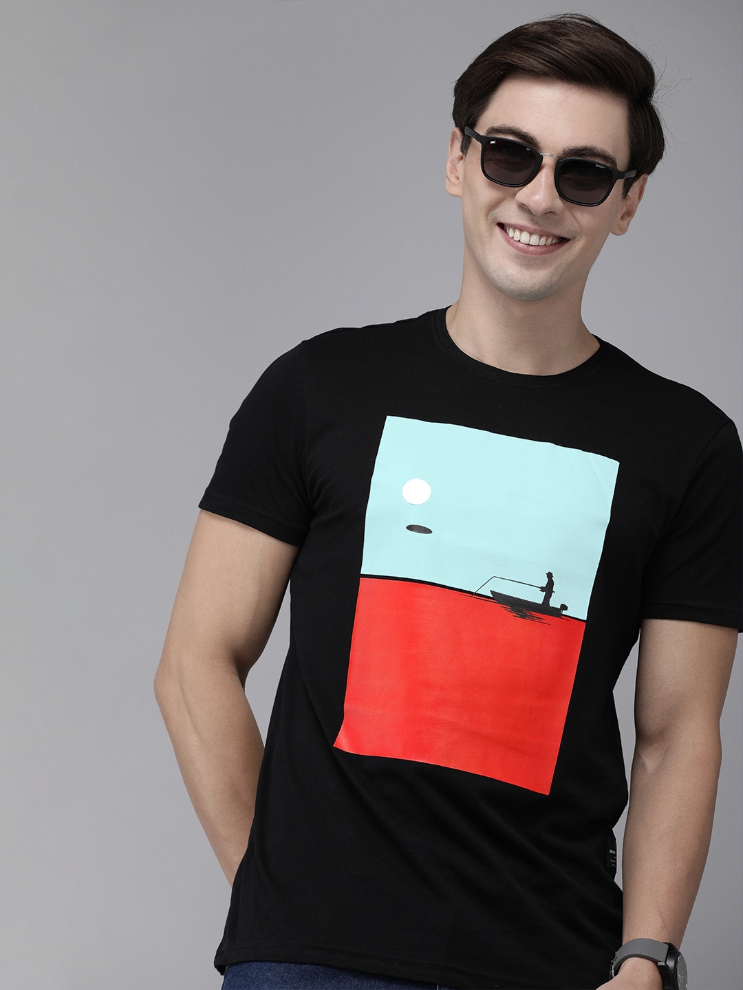 

THE BEAR HOUSE Men Black & Red Graphic Printed Pure Cotton Slim Fit T-shirt